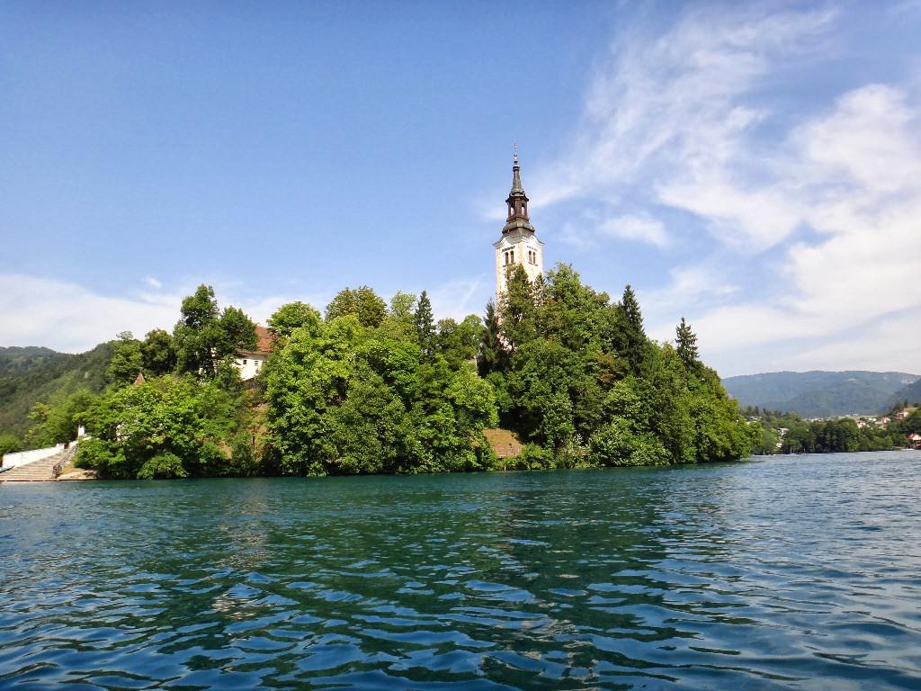 Igreja no meio do Lago Bled