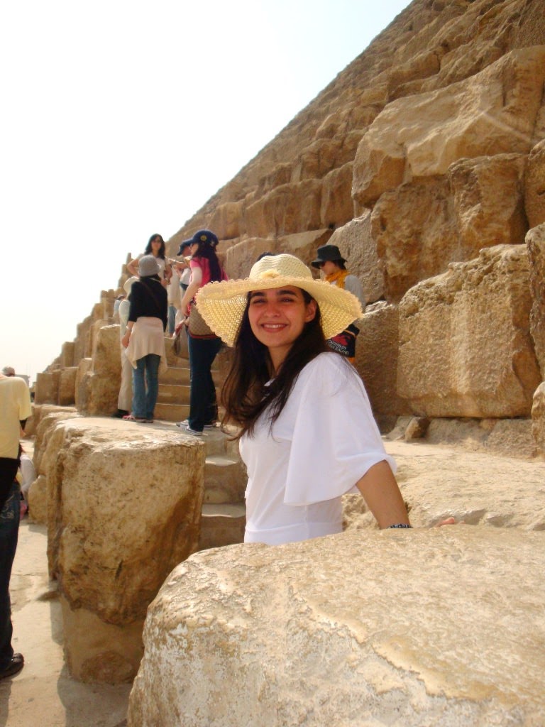 As pirâmides de Gizé permitem a subida em suas pedras