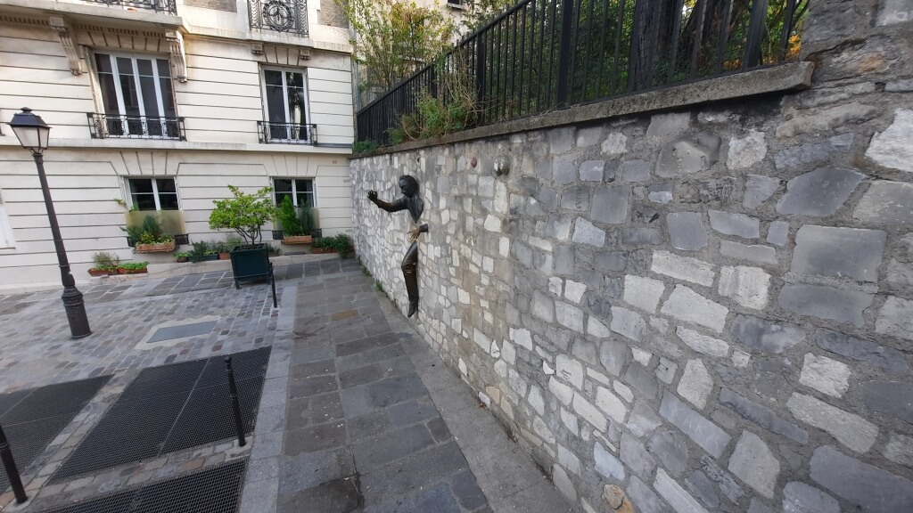 Le Passe Muraille em Montmartre