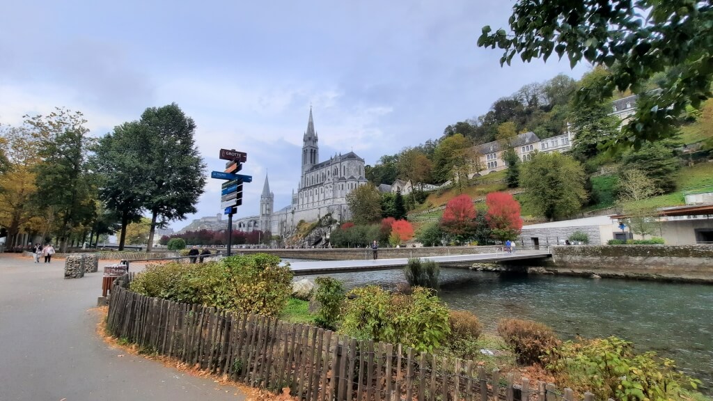 Basílica da Imaculada Conceição no Santuário de Nossa Senhora de Lourdes