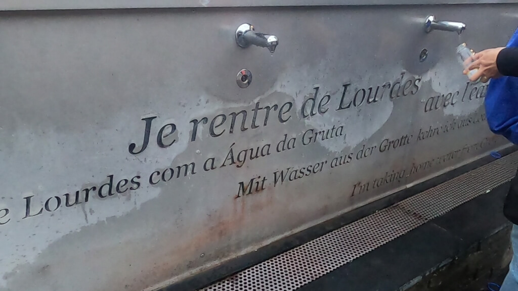 Santuário de Nossa Senhora de Lourdes Fontes de Água