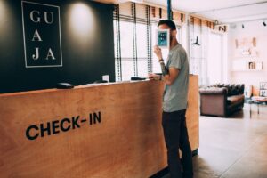 Como fazer check-in em hotéis?