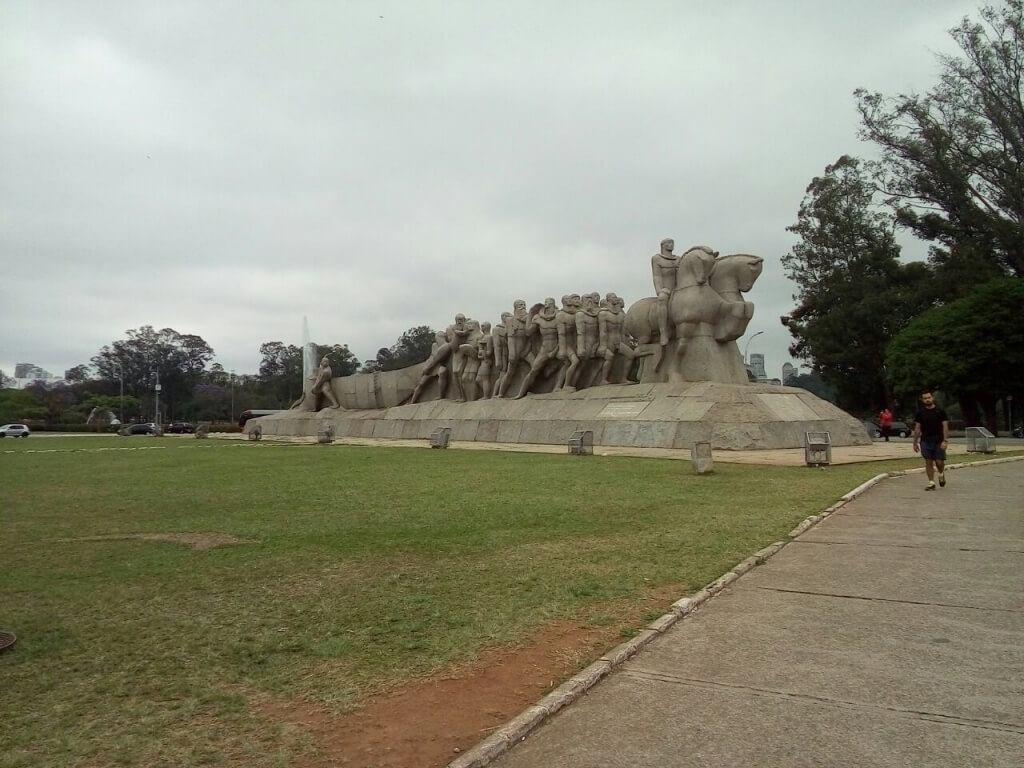 Monumento às Bandeiras Ibirapuera SP