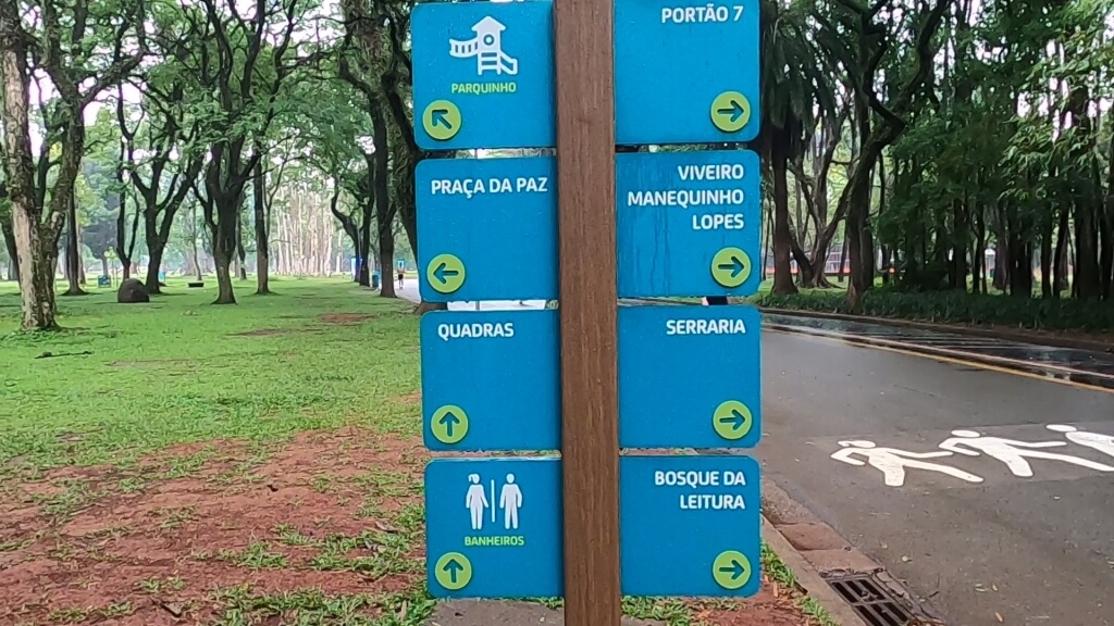 Sinalização no Parque Ibirapuera