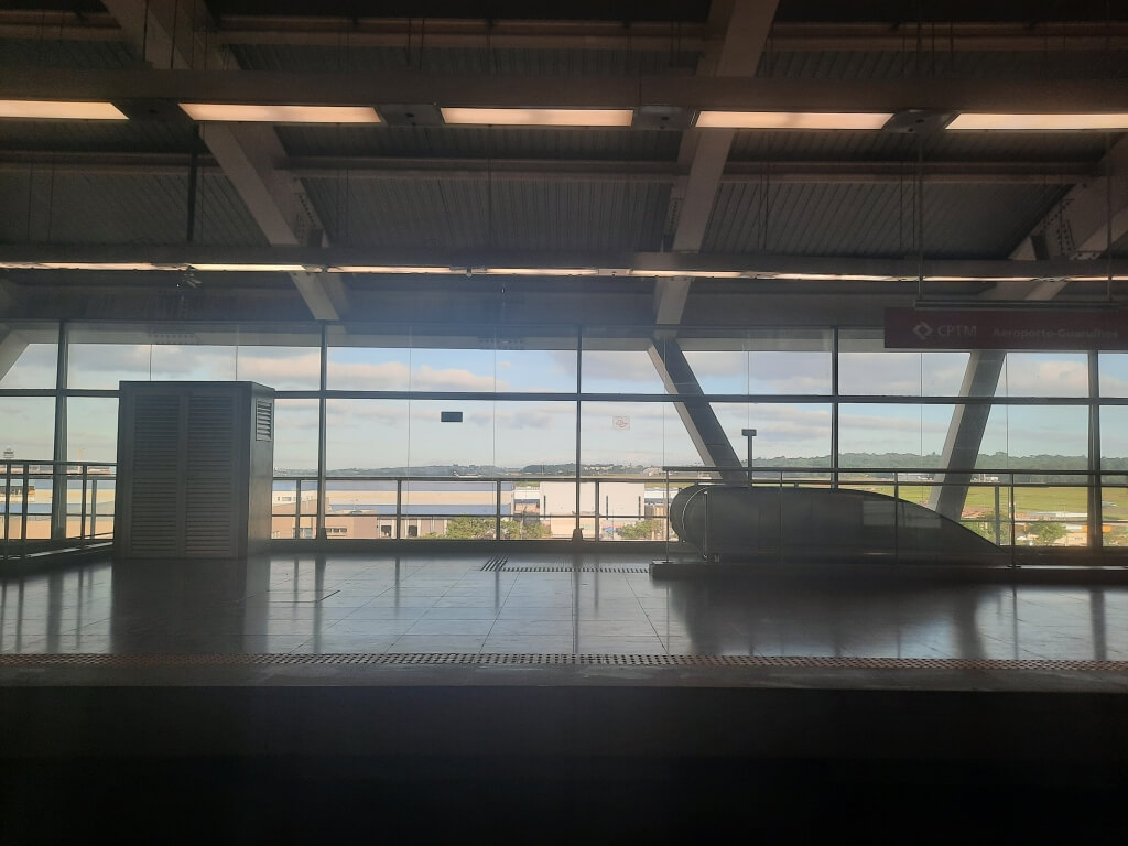 Como chegar ao Aeroporto de Guarulhos de trem