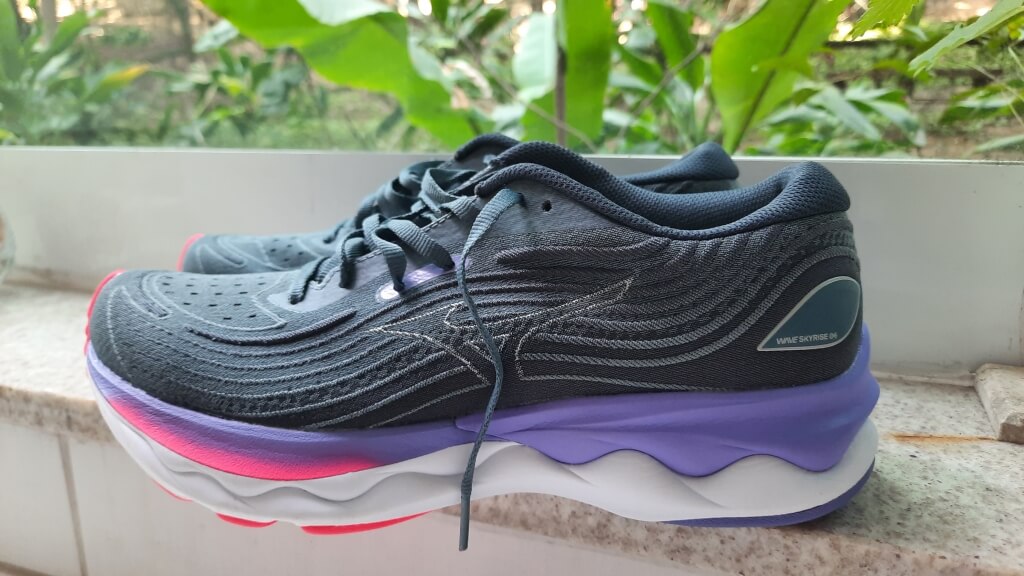 mizuno-wave-skyrise-4-vista-lateral