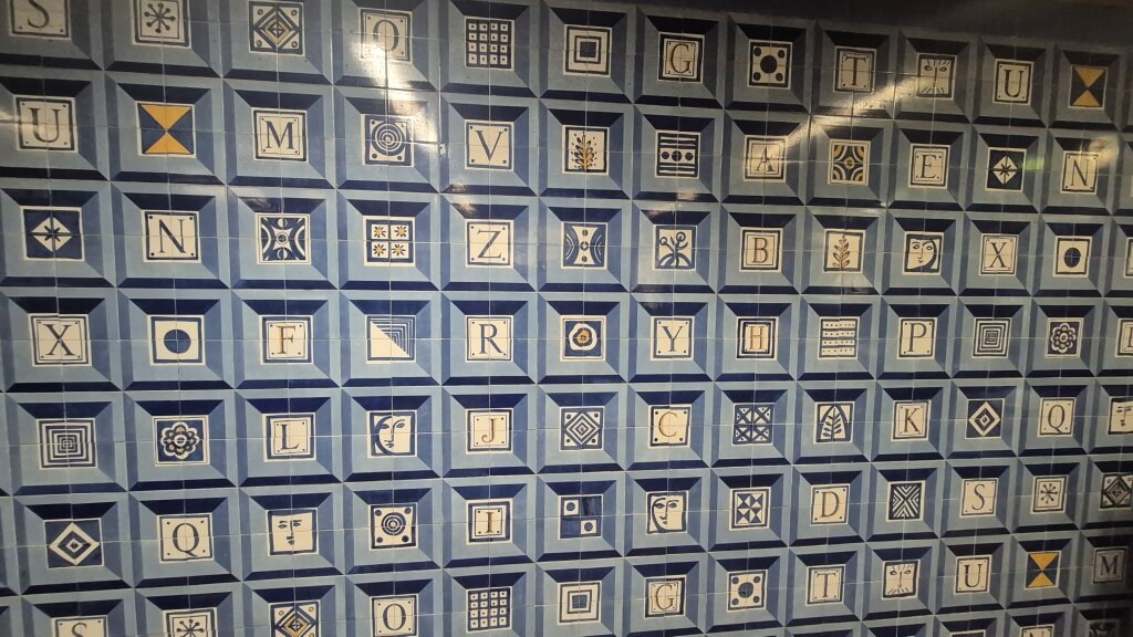 Estação de metrô e arte em Lisboa