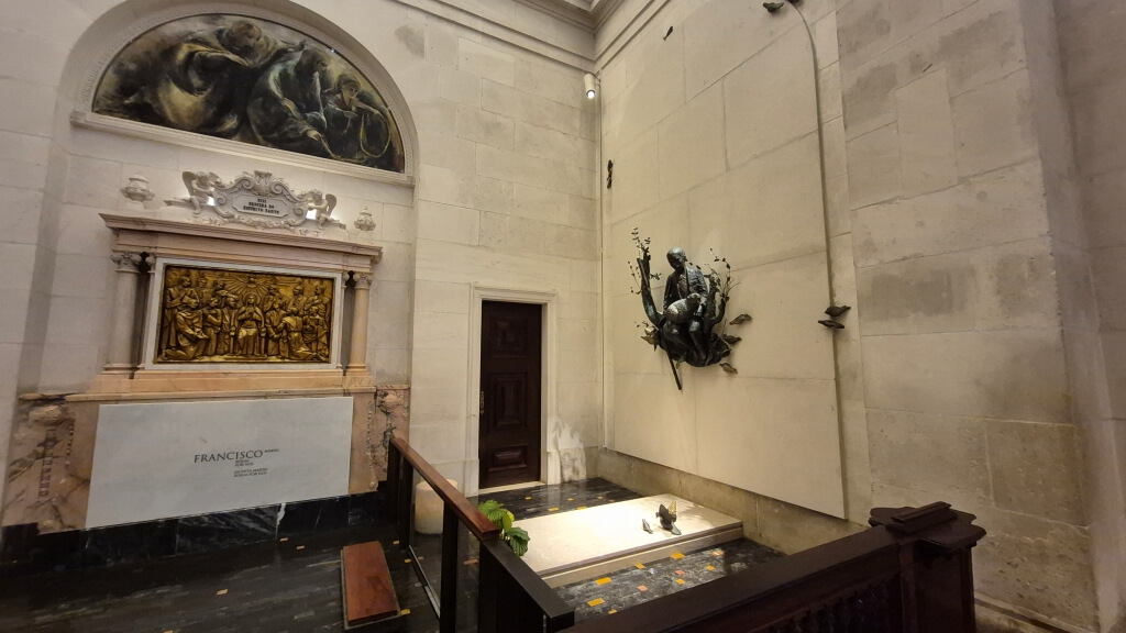 Túmulo de São Francisco Marto no Santuário de Fátima