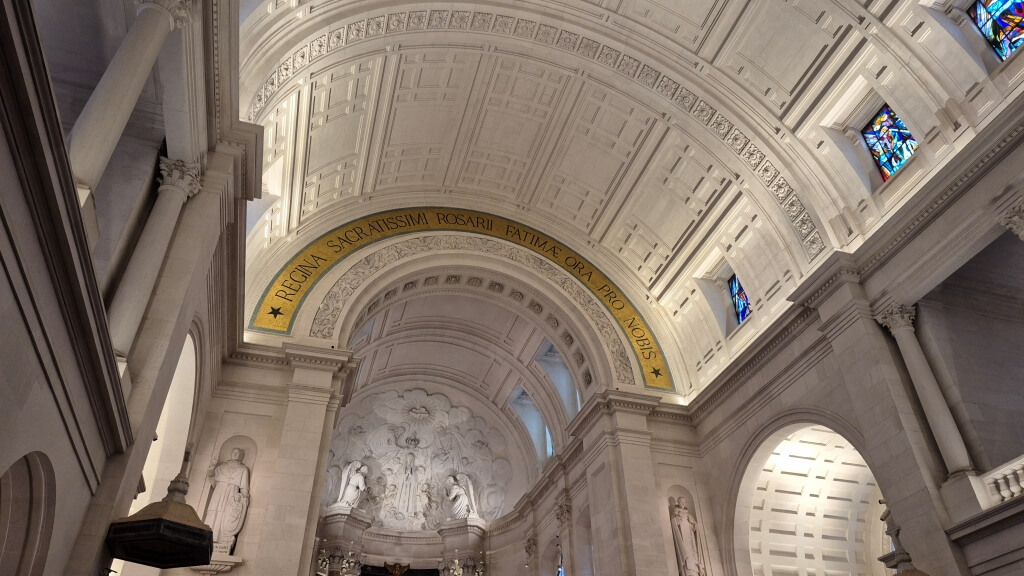 Vitrais Basílica de Nossa Senhora do Rosário de Fátima