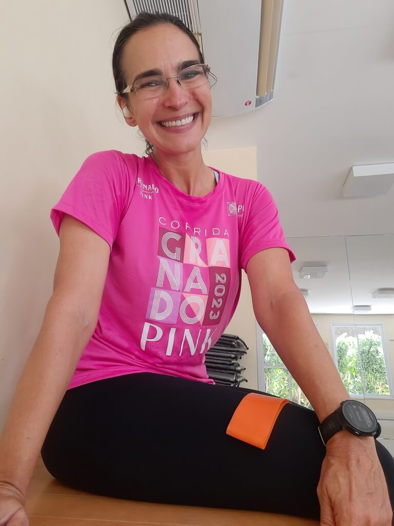 exercícios com elásticos para fazer na viagem