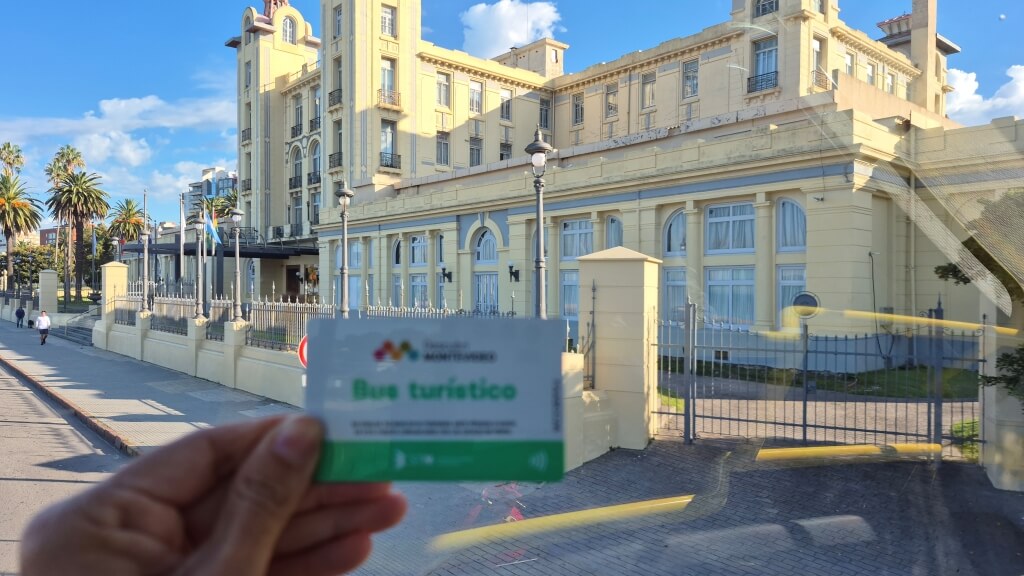 Bus turistico descobri montevideo