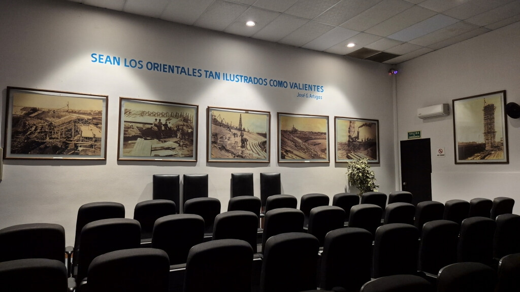 Construção do Estádio Centenário de Montevidéu