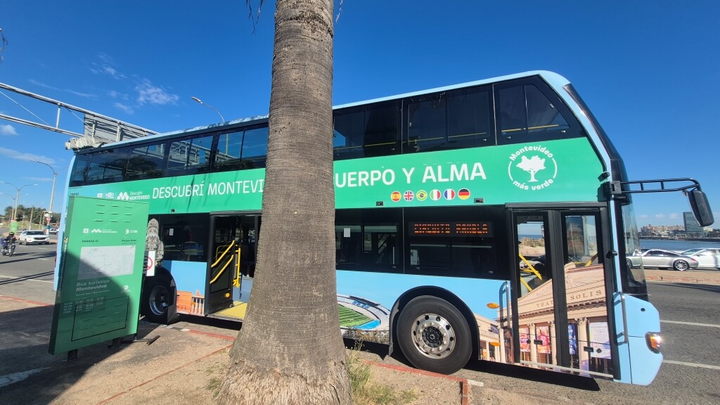 Tem ônibus de turismo em Montevidéu