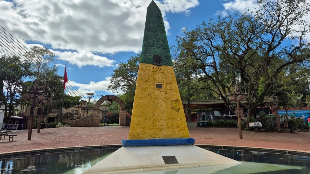 Obelisco Marco das Três Fronteiras