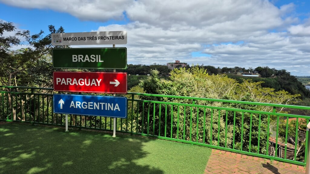 Placa Marco das Três Fronteiras