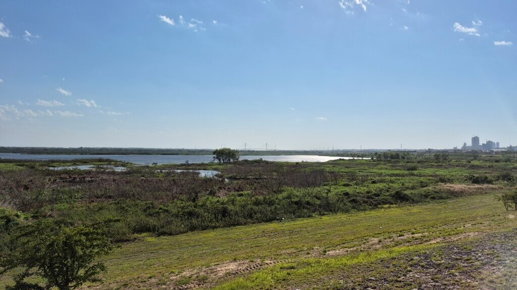 Parque natural próximo à Costanera Assunçao