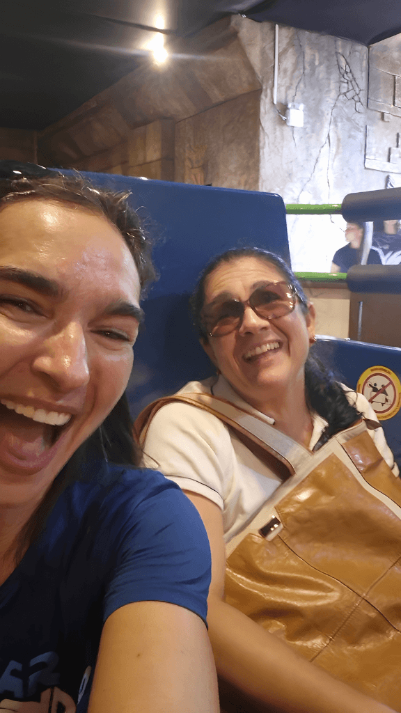 Pirâmide da área Mistieri no Hopi Hari onde fica a atração Vurang