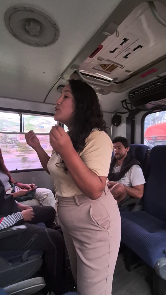 Interior do Igor El Bus 4x4 utilizado em passeios pelo Deserto de Chilca