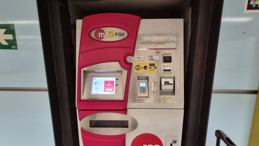 Como comprar bilhete de metrô em Valência
