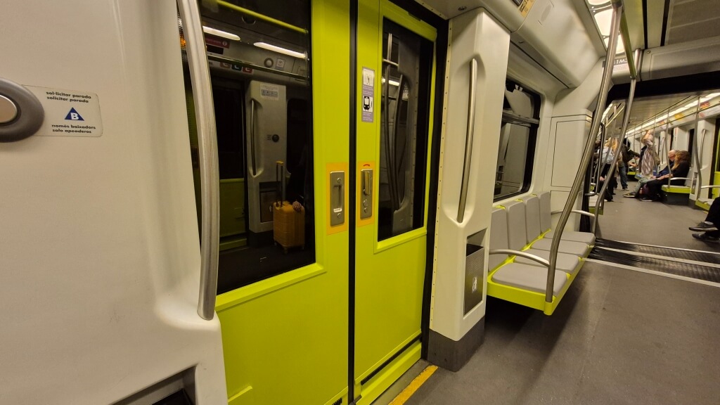 Como é o metrô de valência